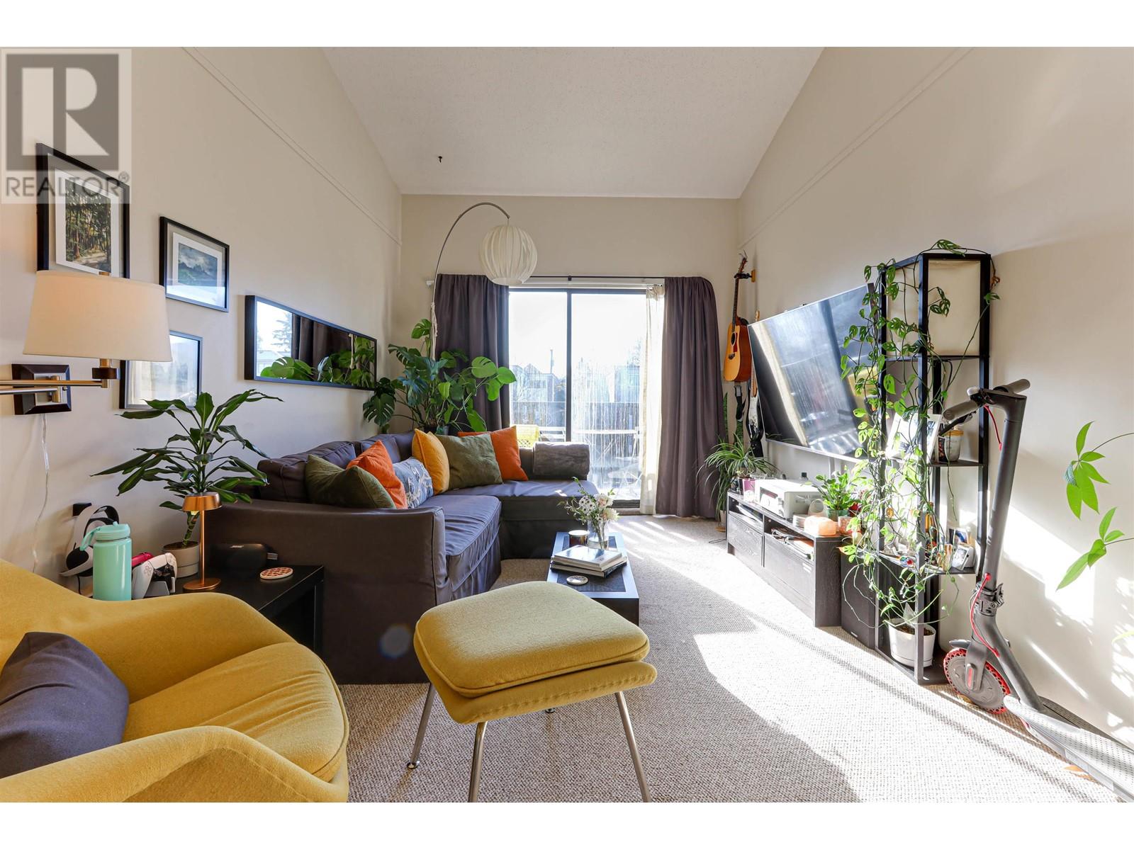 1603 E Broadway, Vancouver, British Columbia  V5N 1V9 - Photo 13 - C8065785