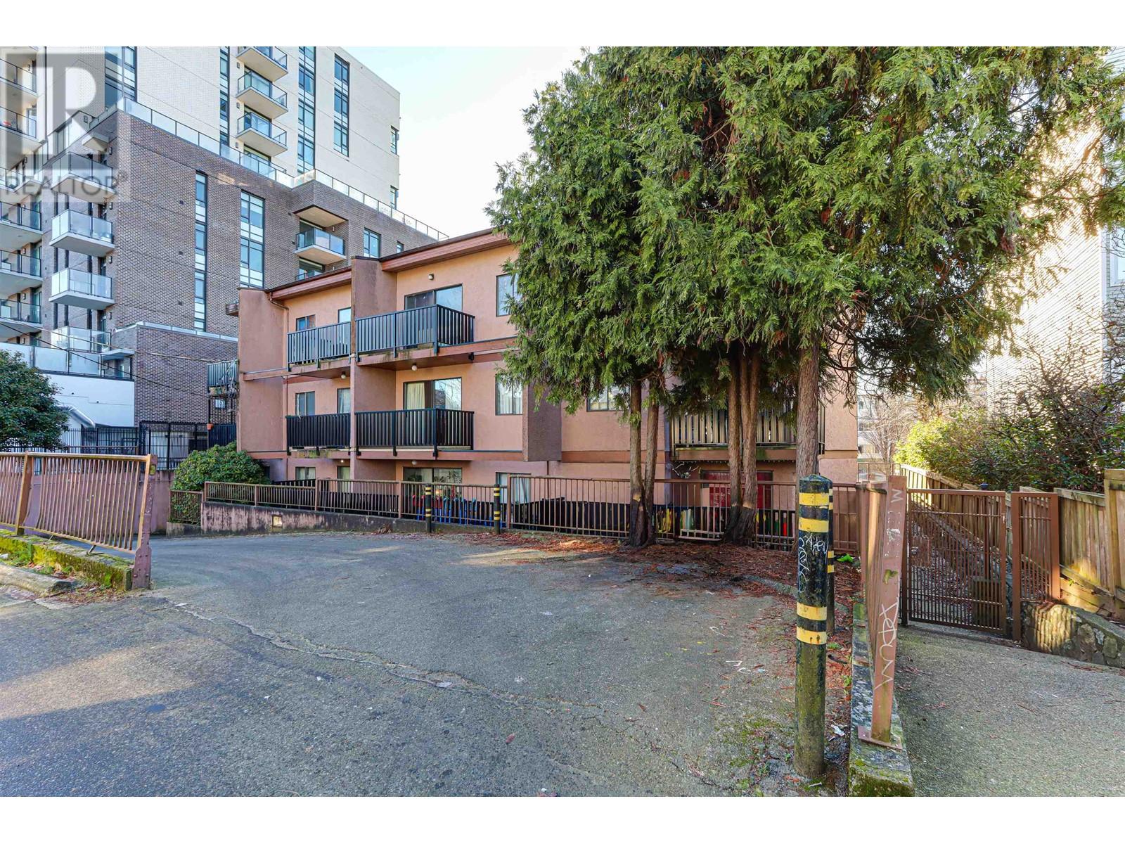 1603 E Broadway, Vancouver, British Columbia  V5N 1V9 - Photo 30 - C8065785