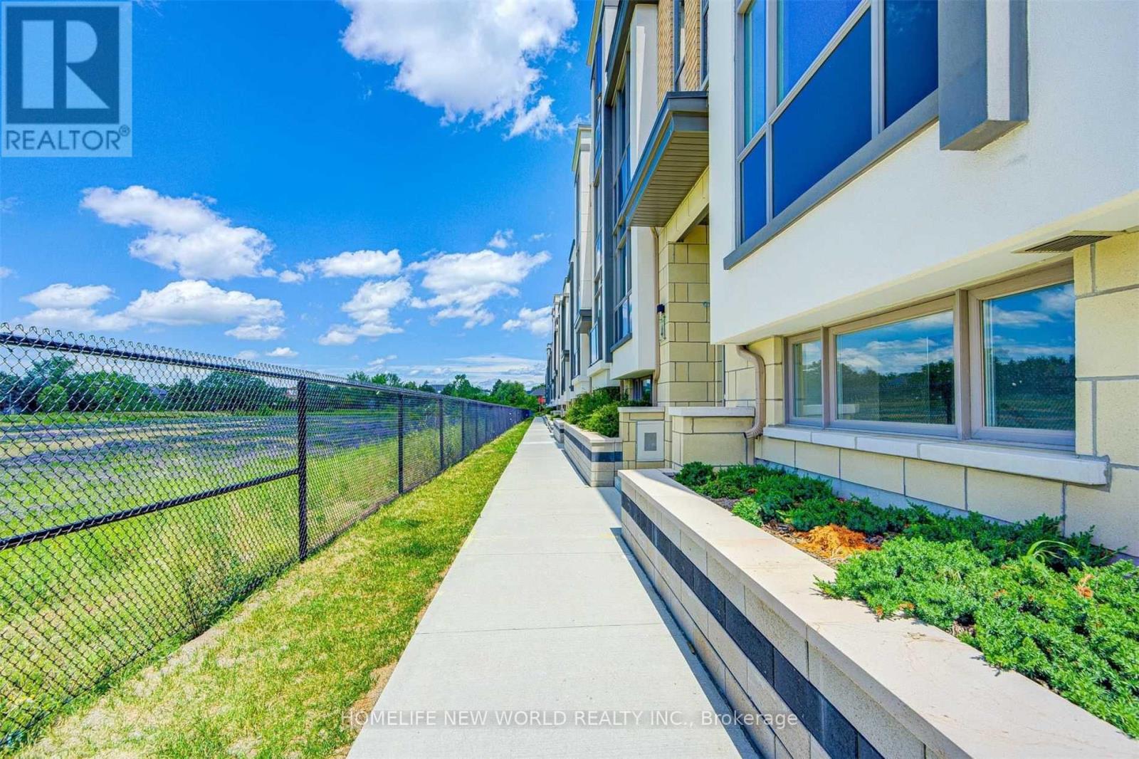 2 Mcclary's Way, Markham, Ontario  L3R 1L3 - Photo 4 - N11940787