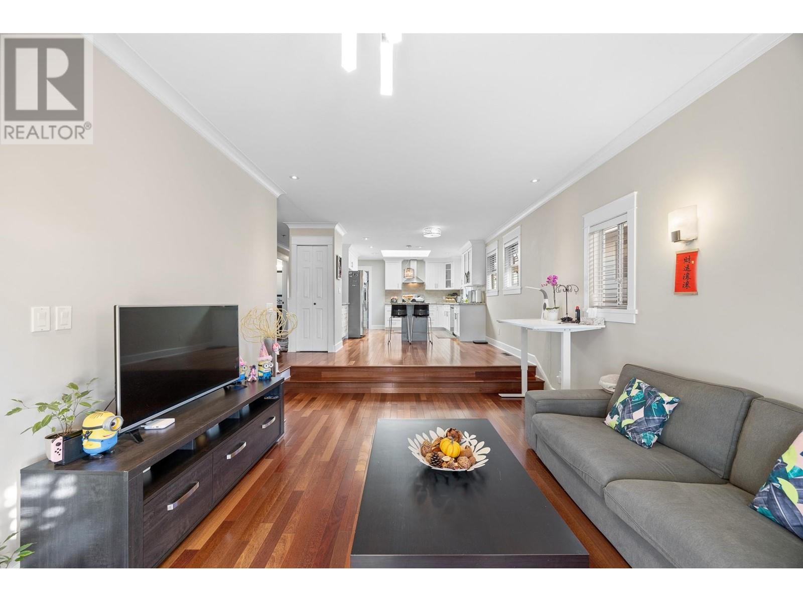 Listing Picture 18 of 40 : 7325 2ND STREET, Burnaby / 本拿比 - 魯藝地產 Yvonne Lu Group - MLS Medallion Club Member