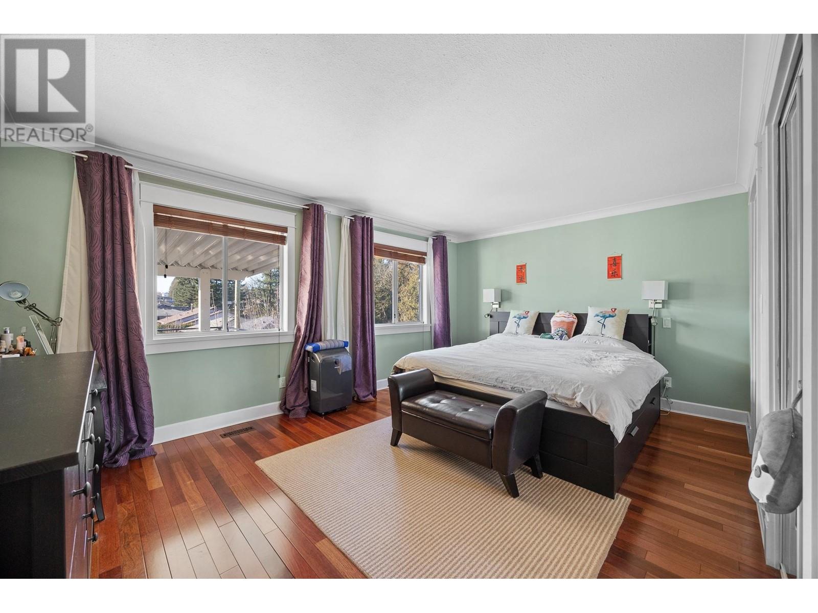 Listing Picture 20 of 40 : 7325 2ND STREET, Burnaby / 本拿比 - 魯藝地產 Yvonne Lu Group - MLS Medallion Club Member