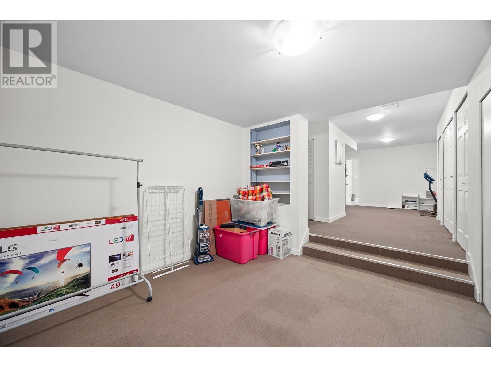 Listing Picture 37 of 40 : 7325 2ND STREET, Burnaby / 本拿比 - 魯藝地產 Yvonne Lu Group - MLS Medallion Club Member