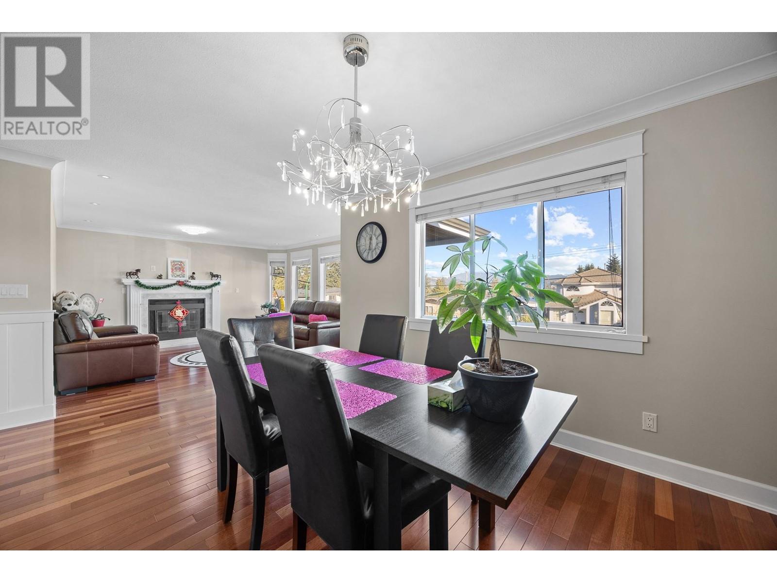 Listing Picture 7 of 40 : 7325 2ND STREET, Burnaby / 本拿比 - 魯藝地產 Yvonne Lu Group - MLS Medallion Club Member