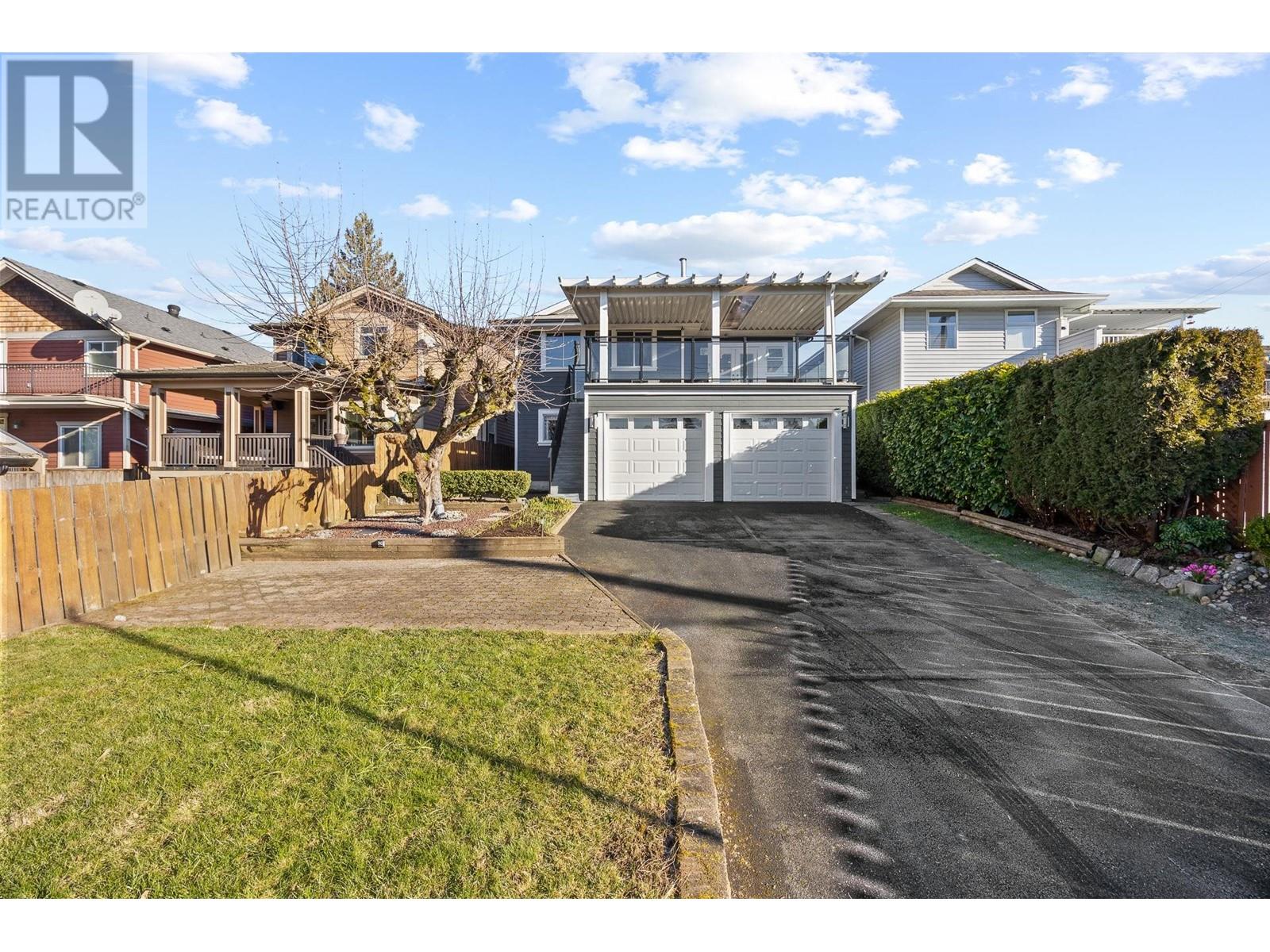 Listing Picture 39 of 40 : 7325 2ND STREET, Burnaby / 本拿比 - 魯藝地產 Yvonne Lu Group - MLS Medallion Club Member