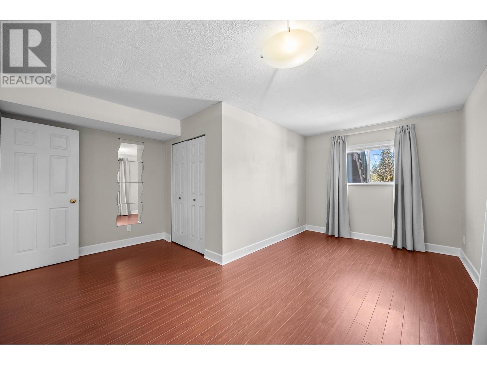 Listing Picture 32 of 40 : 7325 2ND STREET, Burnaby / 本拿比 - 魯藝地產 Yvonne Lu Group - MLS Medallion Club Member