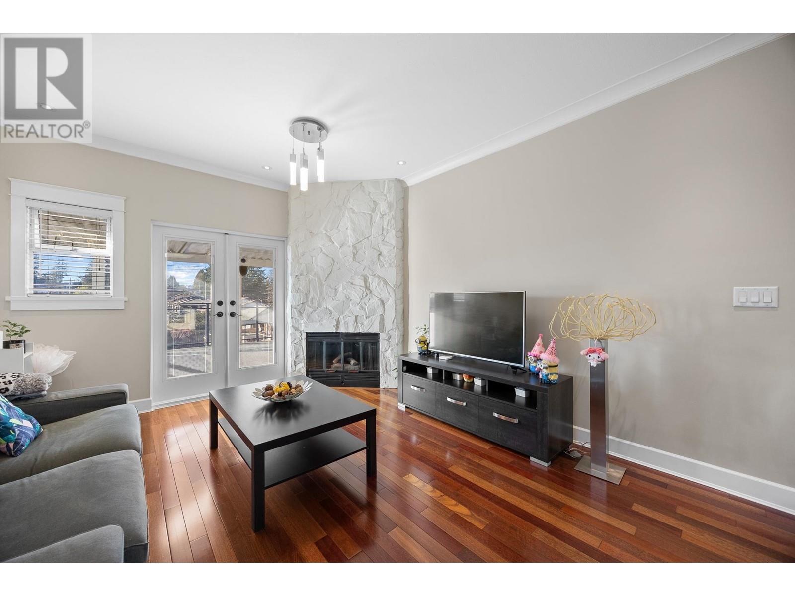 Listing Picture 17 of 40 : 7325 2ND STREET, Burnaby / 本拿比 - 魯藝地產 Yvonne Lu Group - MLS Medallion Club Member
