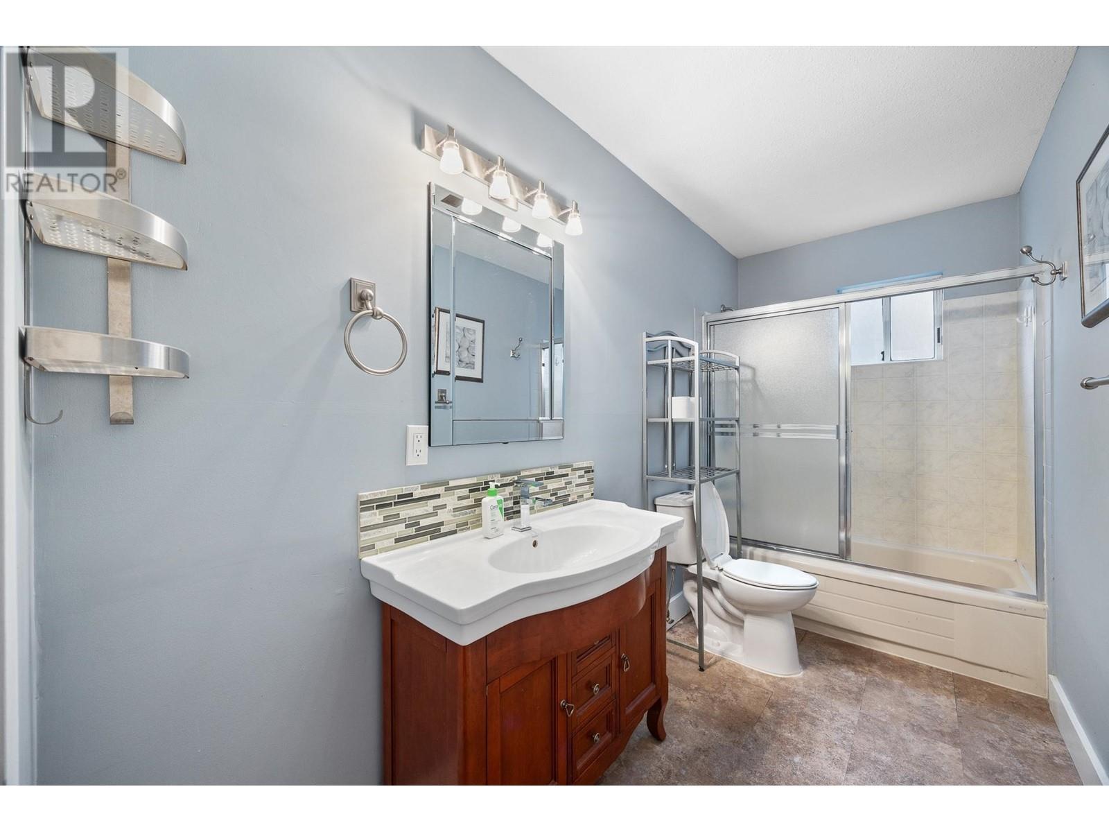 Listing Picture 31 of 40 : 7325 2ND STREET, Burnaby / 本拿比 - 魯藝地產 Yvonne Lu Group - MLS Medallion Club Member