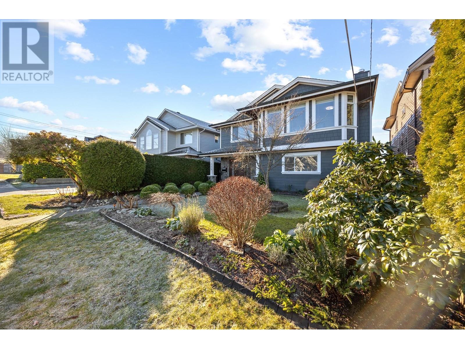 Listing Picture 38 of 40 : 7325 2ND STREET, Burnaby / 本拿比 - 魯藝地產 Yvonne Lu Group - MLS Medallion Club Member
