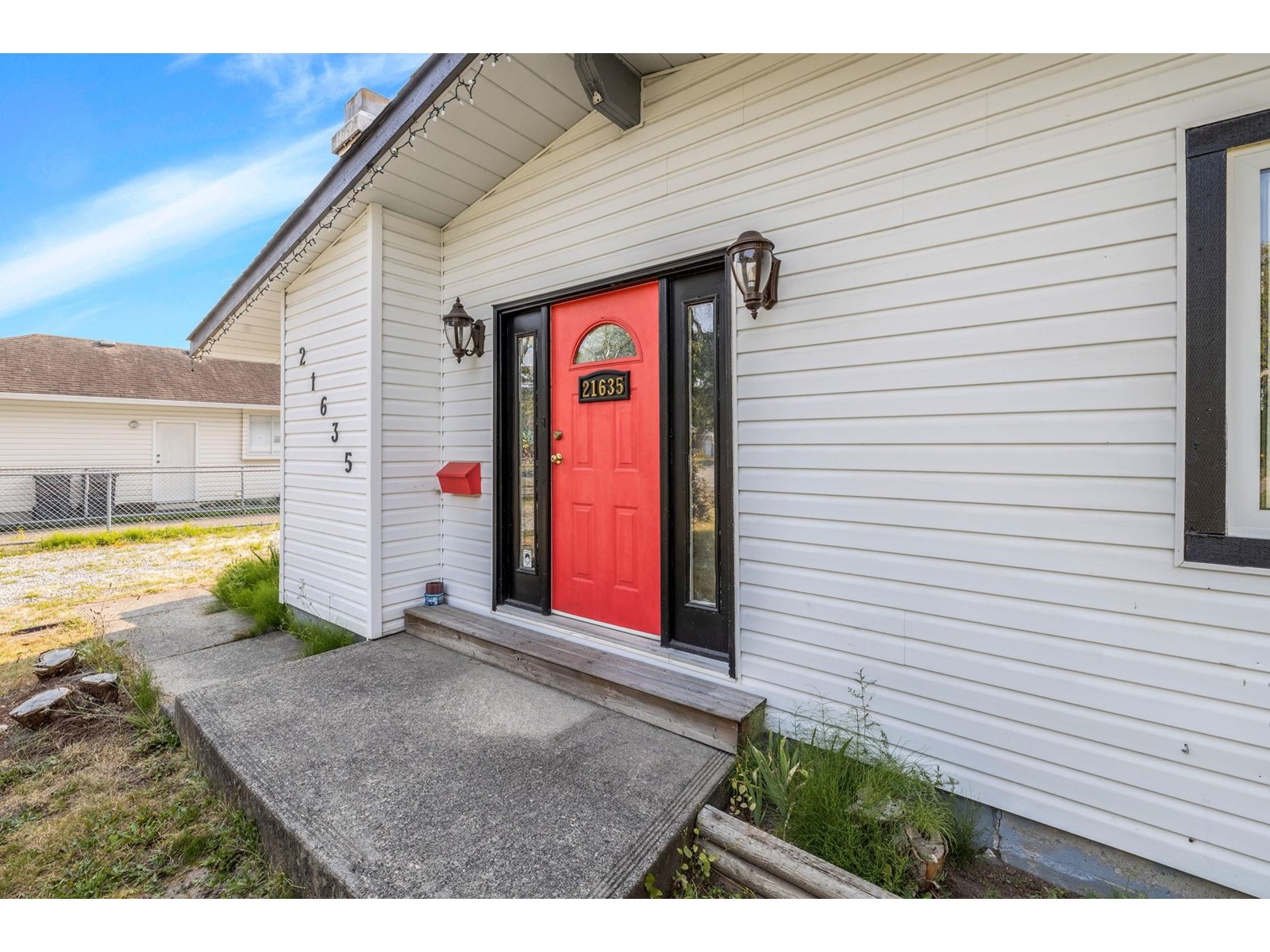 Property at 21635 50A AVENUE image 3