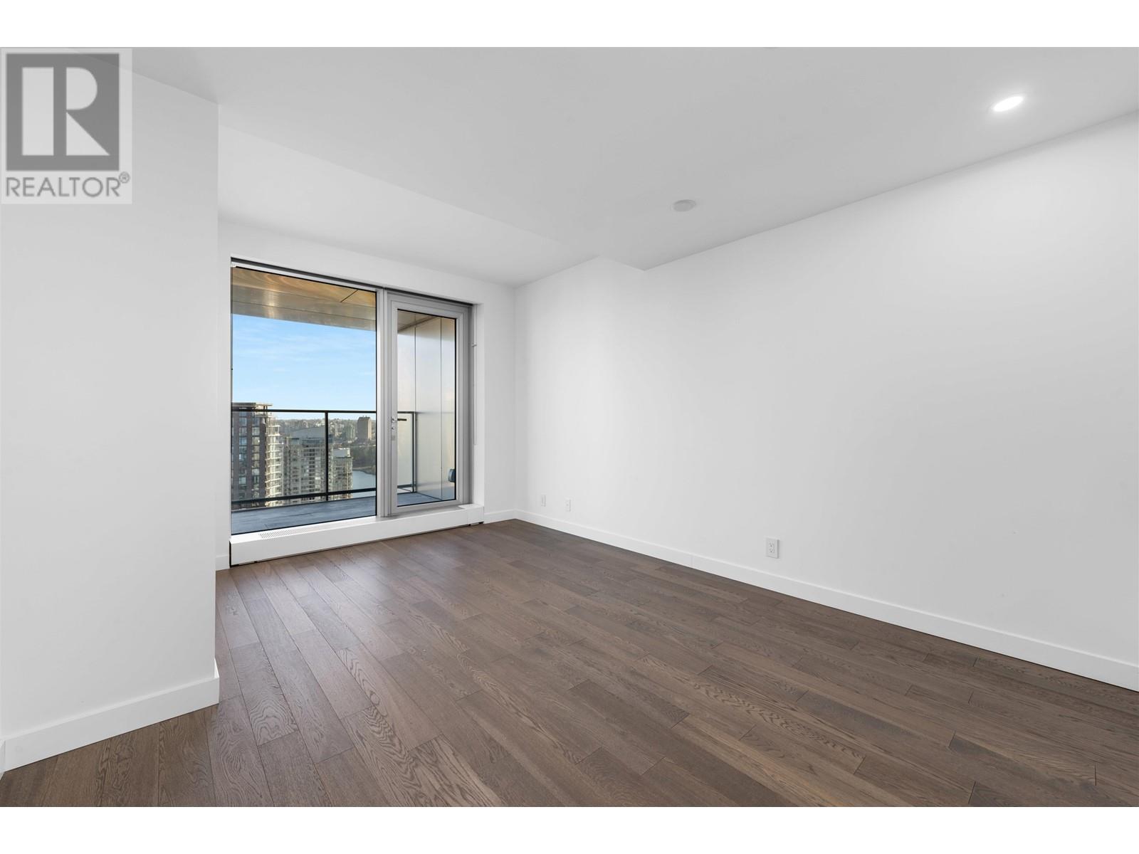 Listing Picture 18 of 33 : 3209 1480 HOWE STREET, Vancouver / 溫哥華 - 魯藝地產 Yvonne Lu Group - MLS Medallion Club Member