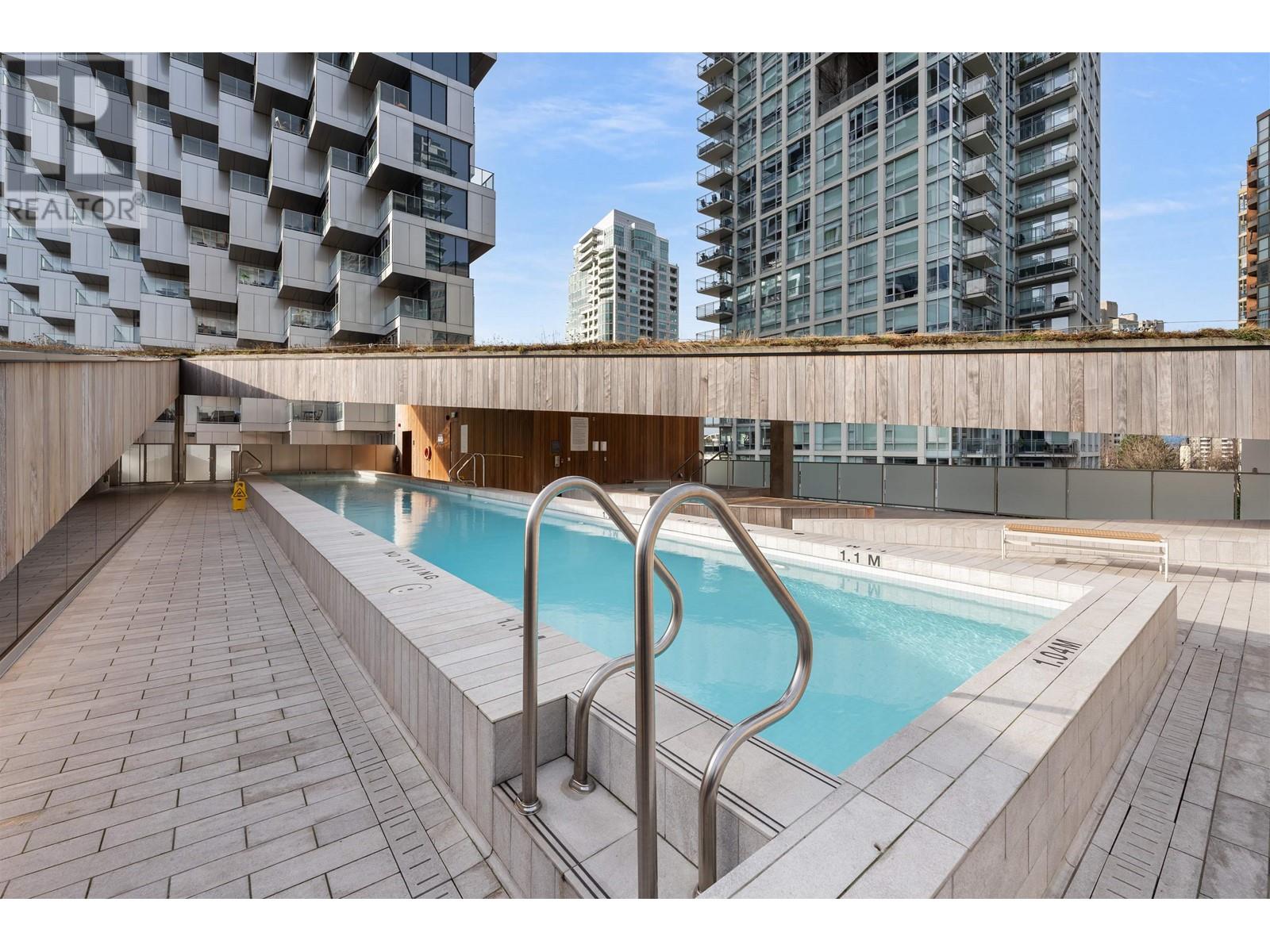 Listing Picture 29 of 33 : 3209 1480 HOWE STREET, Vancouver / 溫哥華 - 魯藝地產 Yvonne Lu Group - MLS Medallion Club Member