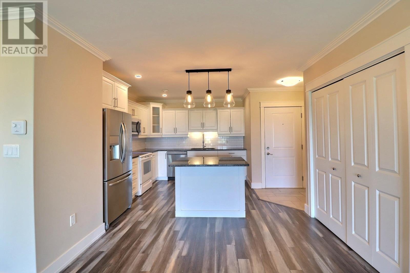 Property at 303 208 Shakespeare Drive image 3