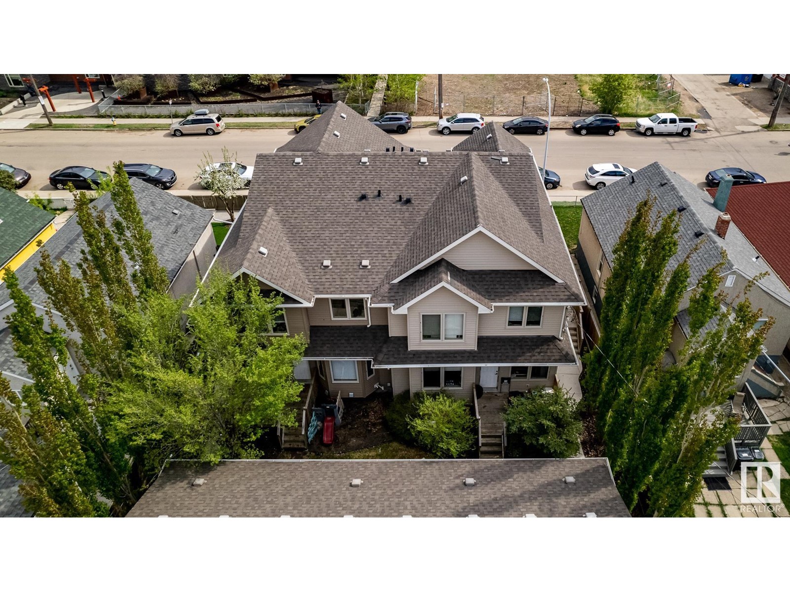 Property at 9648 106 AV NW image 3