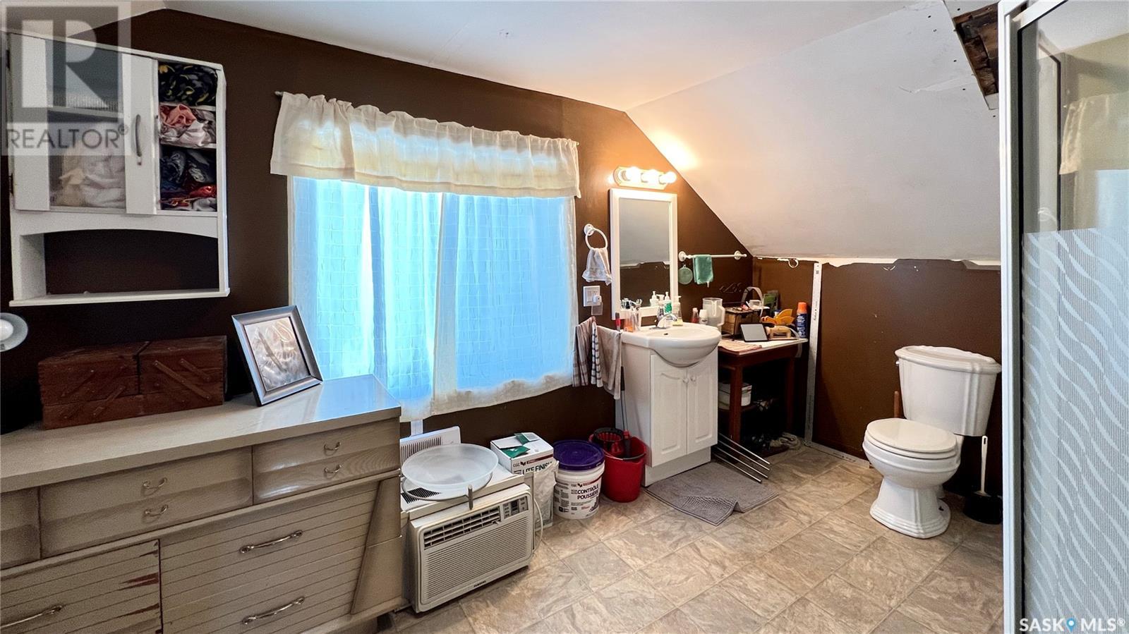 105 Main Street, Dinsmore, Saskatchewan  S0L 1T0 - Photo 16 - SK993584
