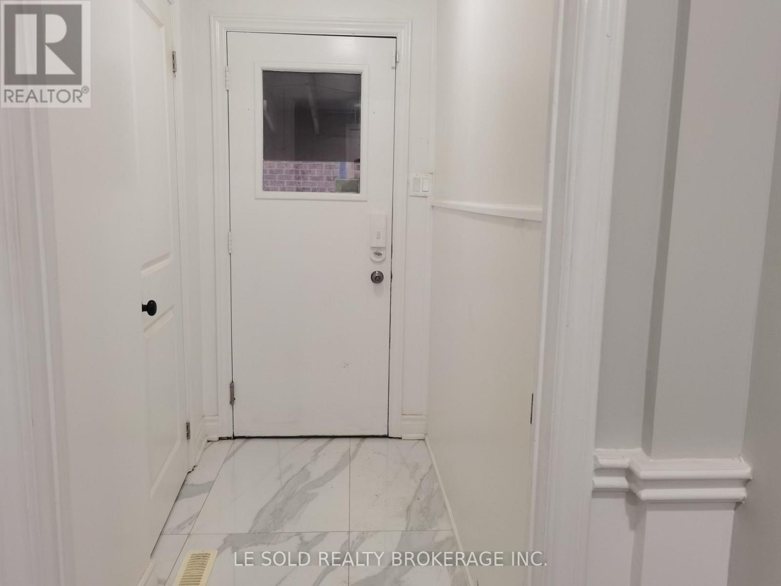 Bsmt R - 2 Aitken Circle, Markham, Ontario  L3R 7K6 - Photo 2 - N11940951