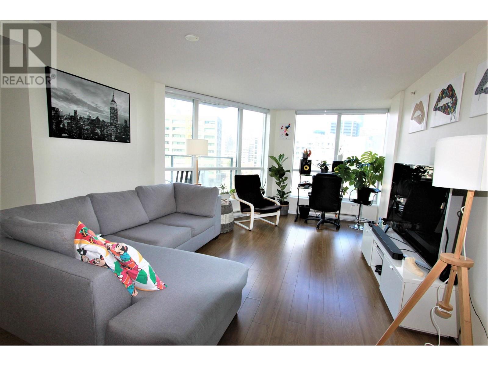 Listing Picture 3 of 20 : 712 833 SEYMOUR STREET, Vancouver / 溫哥華 - 魯藝地產 Yvonne Lu Group - MLS Medallion Club Member