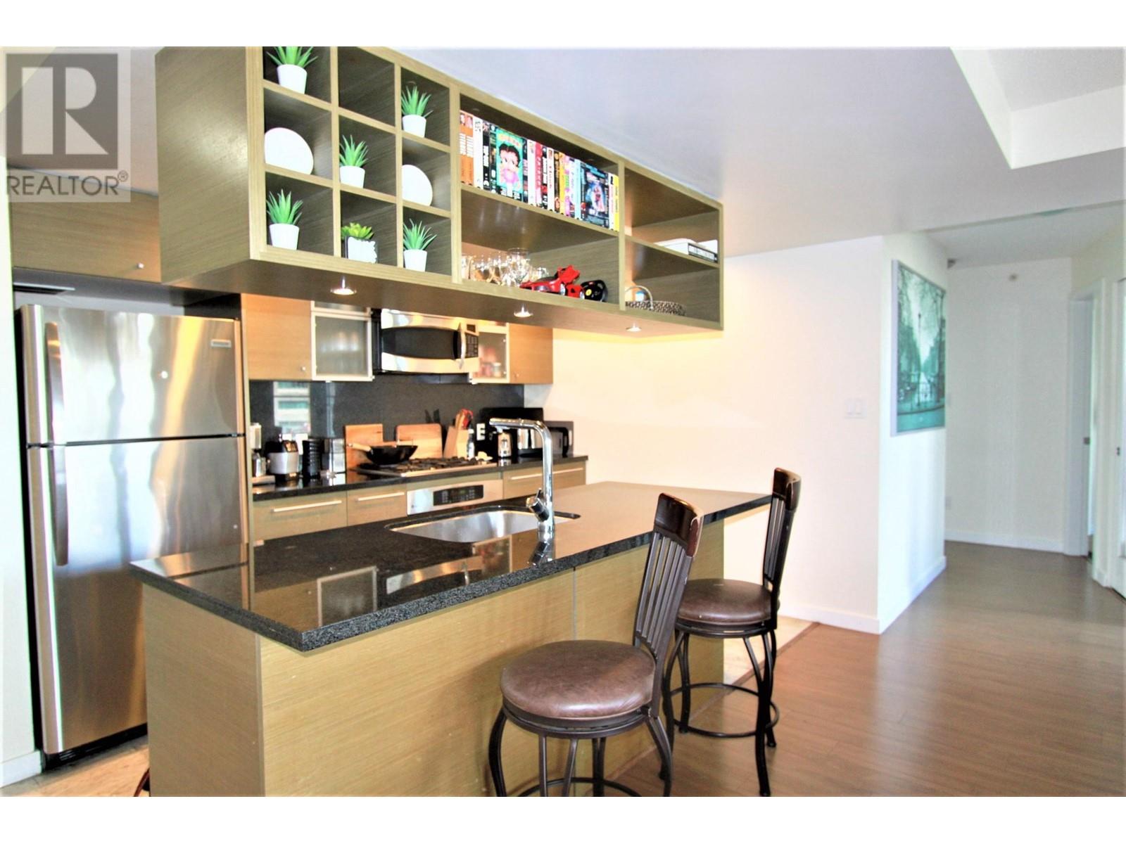 Listing Picture 6 of 20 : 712 833 SEYMOUR STREET, Vancouver / 溫哥華 - 魯藝地產 Yvonne Lu Group - MLS Medallion Club Member