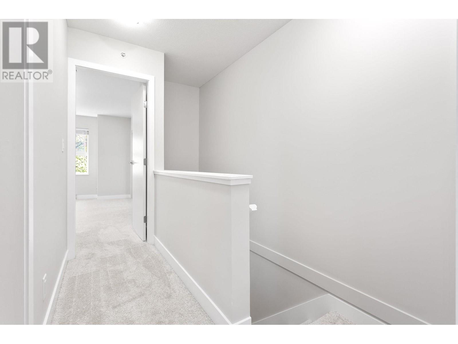 Listing Picture 20 of 33 : 12 3298 E 54TH AVENUE, Vancouver / 溫哥華 - 魯藝地產 Yvonne Lu Group - MLS Medallion Club Member