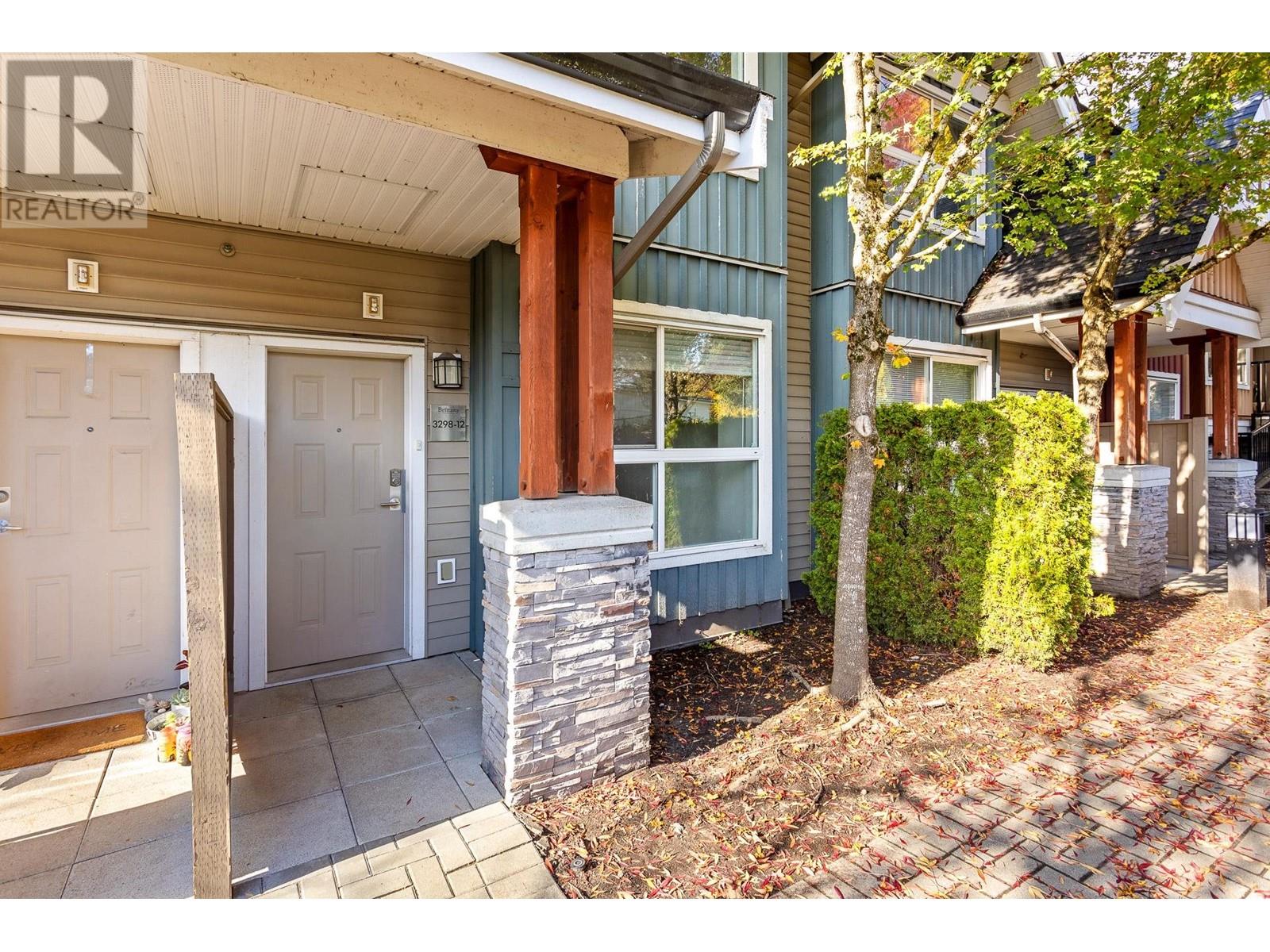 Listing Picture 6 of 33 : 12 3298 E 54TH AVENUE, Vancouver / 溫哥華 - 魯藝地產 Yvonne Lu Group - MLS Medallion Club Member