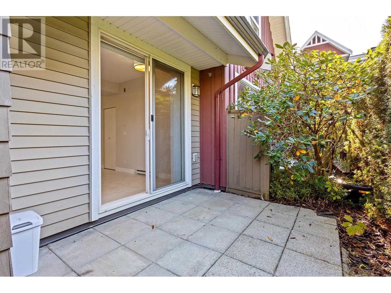 Listing Picture 18 of 33 : 12 3298 E 54TH AVENUE, Vancouver / 溫哥華 - 魯藝地產 Yvonne Lu Group - MLS Medallion Club Member