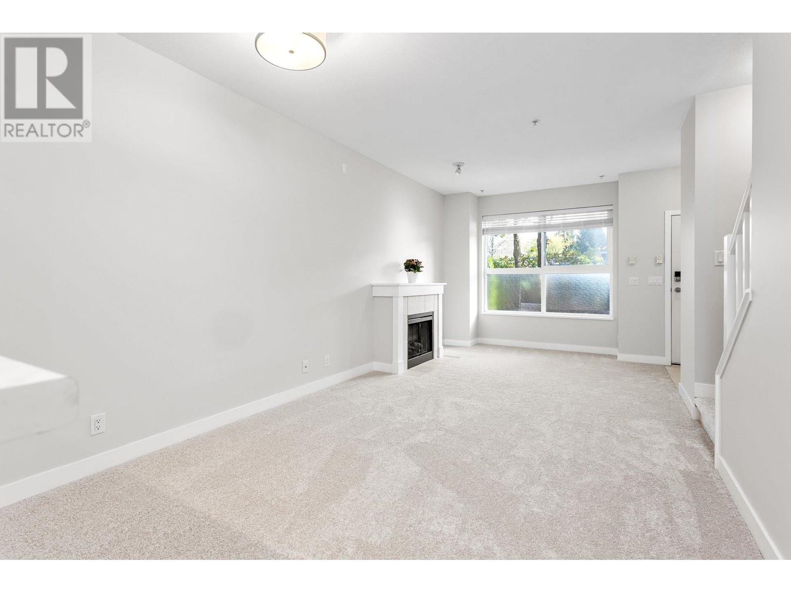 Listing Picture 13 of 33 : 12 3298 E 54TH AVENUE, Vancouver / 溫哥華 - 魯藝地產 Yvonne Lu Group - MLS Medallion Club Member