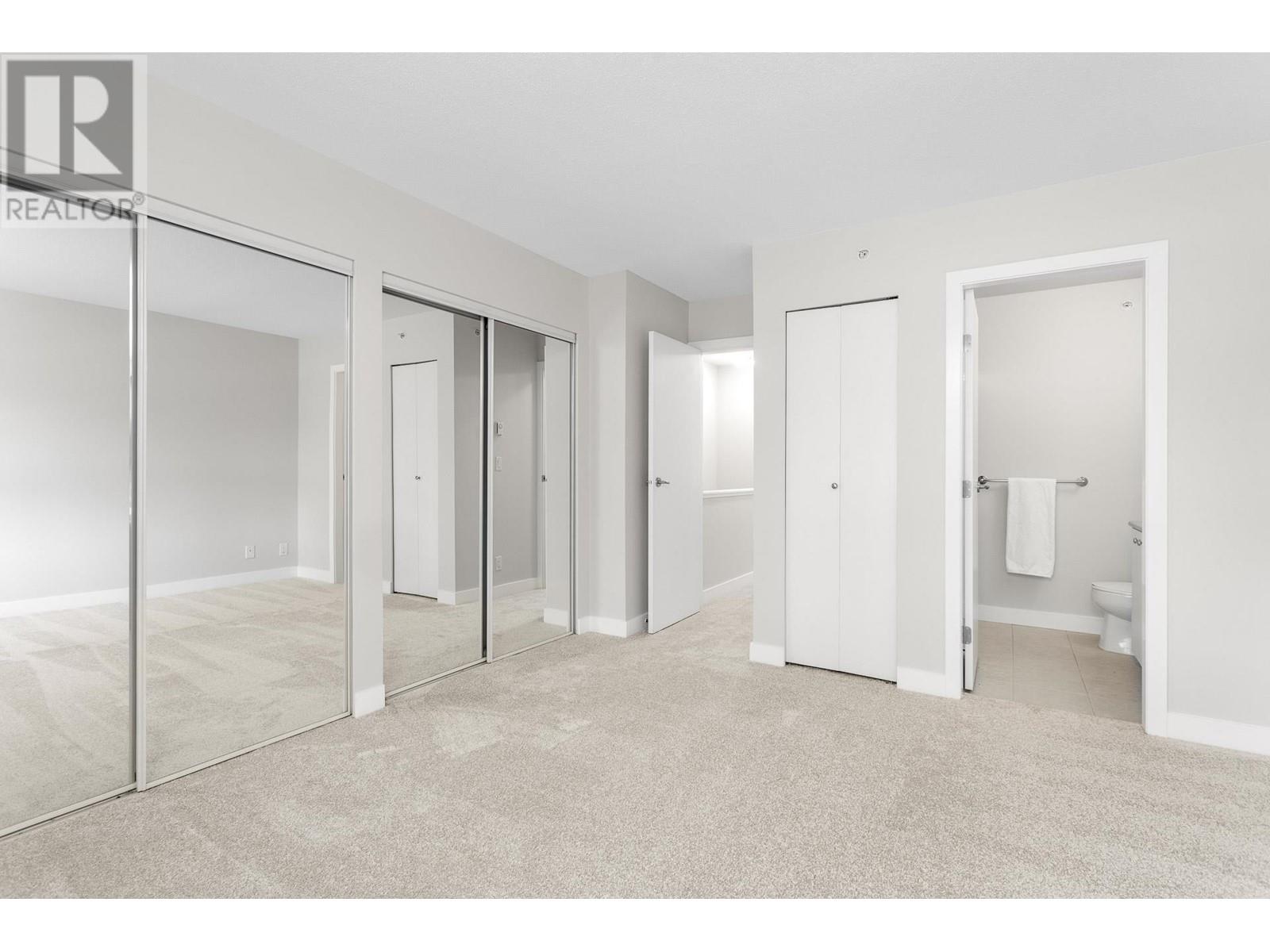 Listing Picture 24 of 33 : 12 3298 E 54TH AVENUE, Vancouver / 溫哥華 - 魯藝地產 Yvonne Lu Group - MLS Medallion Club Member