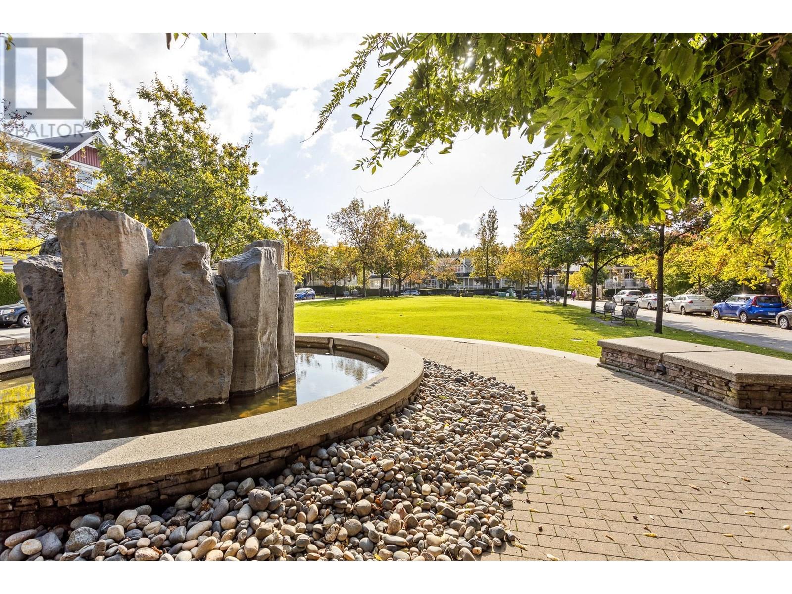 Listing Picture 32 of 33 : 12 3298 E 54TH AVENUE, Vancouver / 溫哥華 - 魯藝地產 Yvonne Lu Group - MLS Medallion Club Member