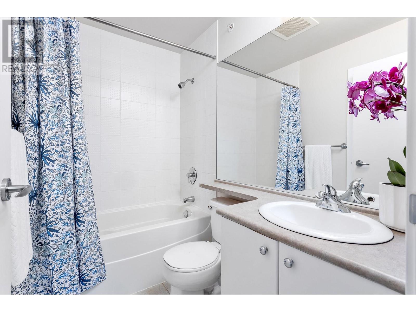 Listing Picture 30 of 33 : 12 3298 E 54TH AVENUE, Vancouver / 溫哥華 - 魯藝地產 Yvonne Lu Group - MLS Medallion Club Member