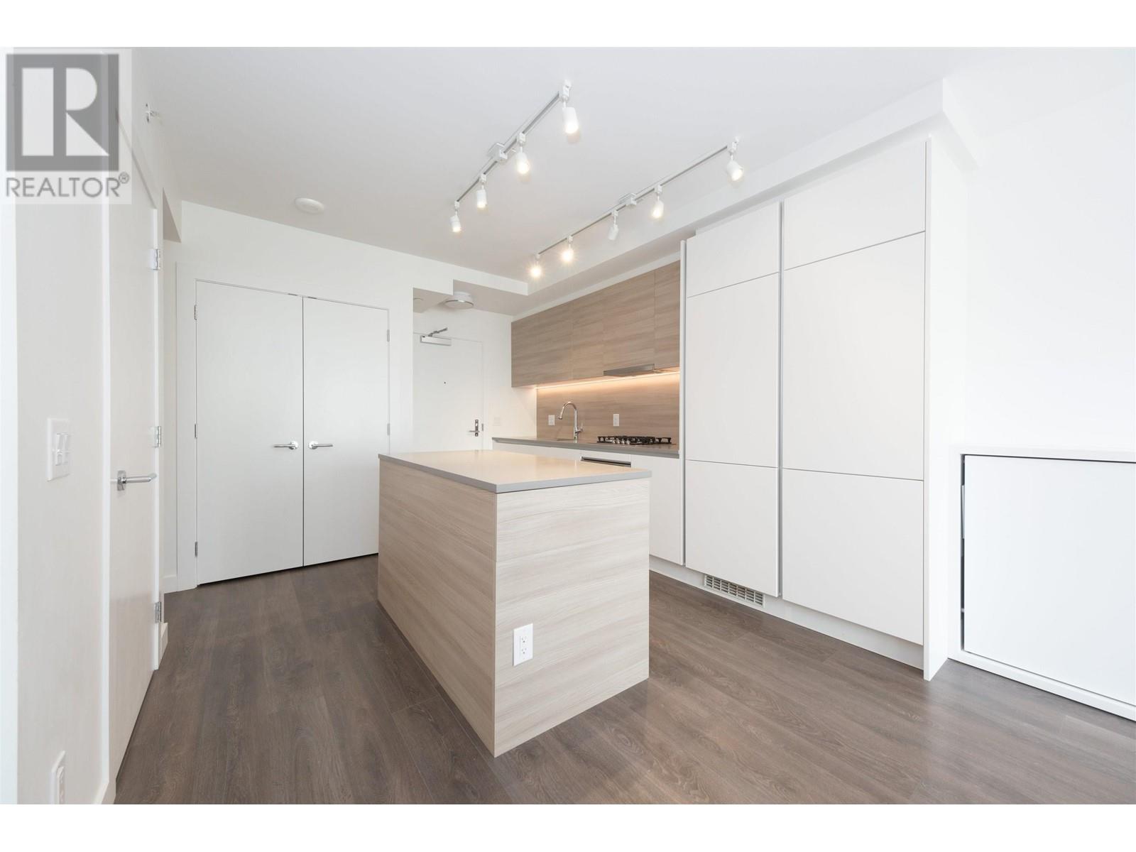 810 657 Whiting Way, Coquitlam, British Columbia  V3J 0J6 - Photo 4 - R2957409