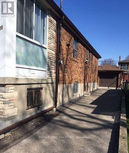 Property at 1120 GLENCAIRN AVENUE image 3