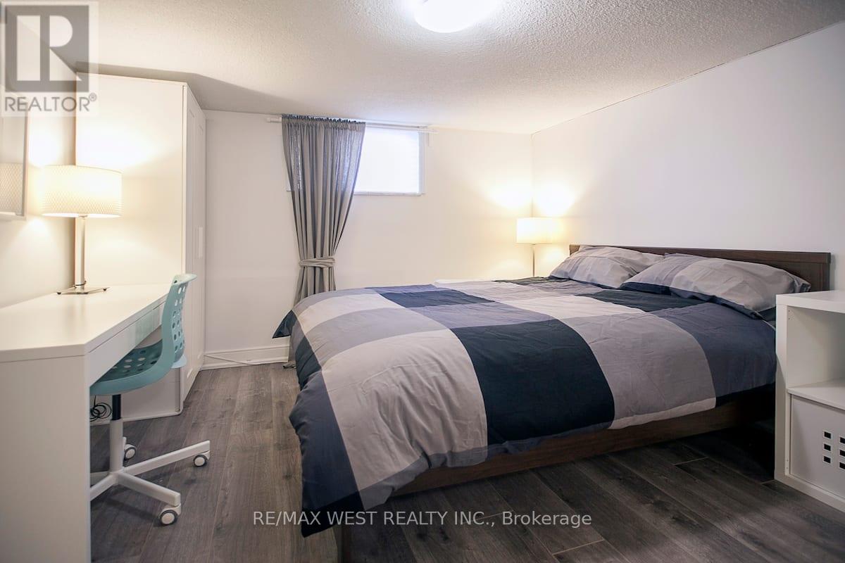 1120 Glencairn Avenue, Toronto (Yorkdale-Glen Park), Ontario  M6B 2B4 - Photo 9 - W11934191