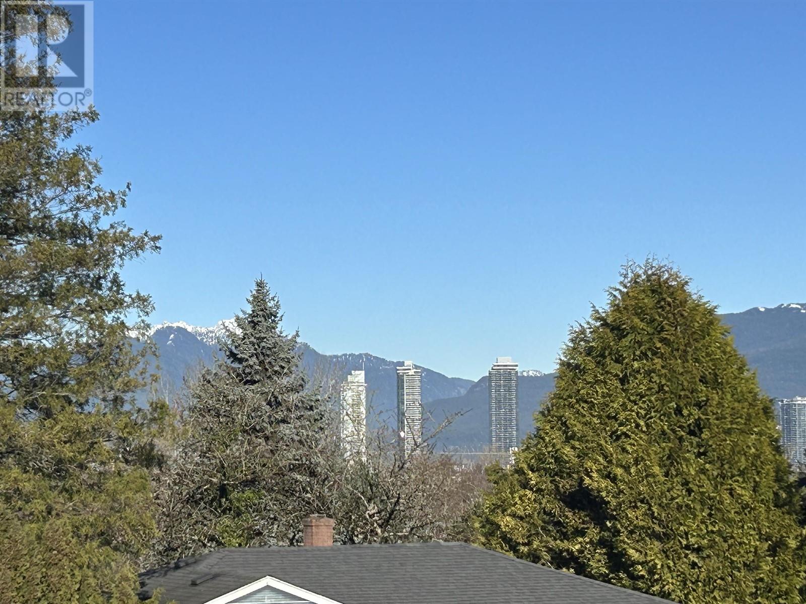 4426 Price Crescent, Burnaby, British Columbia  V5G 2N4 - Photo 11 - R2957910