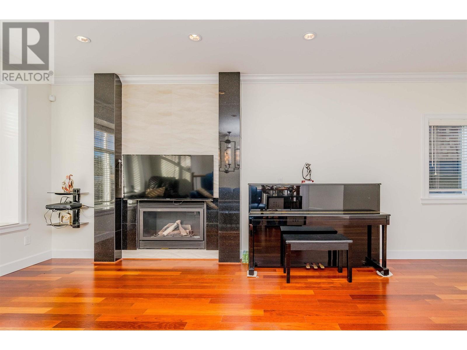 Listing Picture 4 of 30 : 5761 INVERNESS STREET, Vancouver / 溫哥華 - 魯藝地產 Yvonne Lu Group - MLS Medallion Club Member