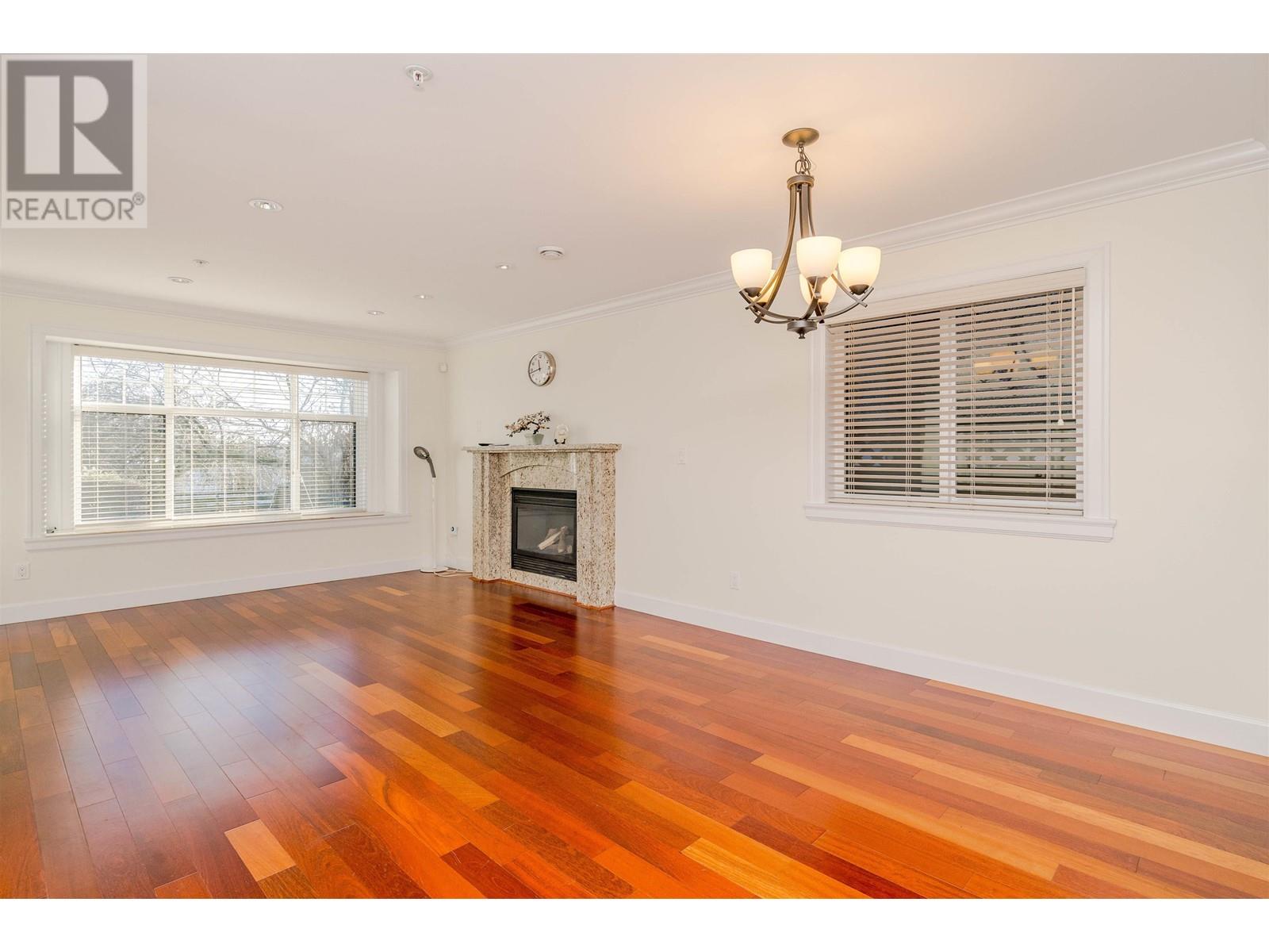 Listing Picture 18 of 30 : 5761 INVERNESS STREET, Vancouver / 溫哥華 - 魯藝地產 Yvonne Lu Group - MLS Medallion Club Member