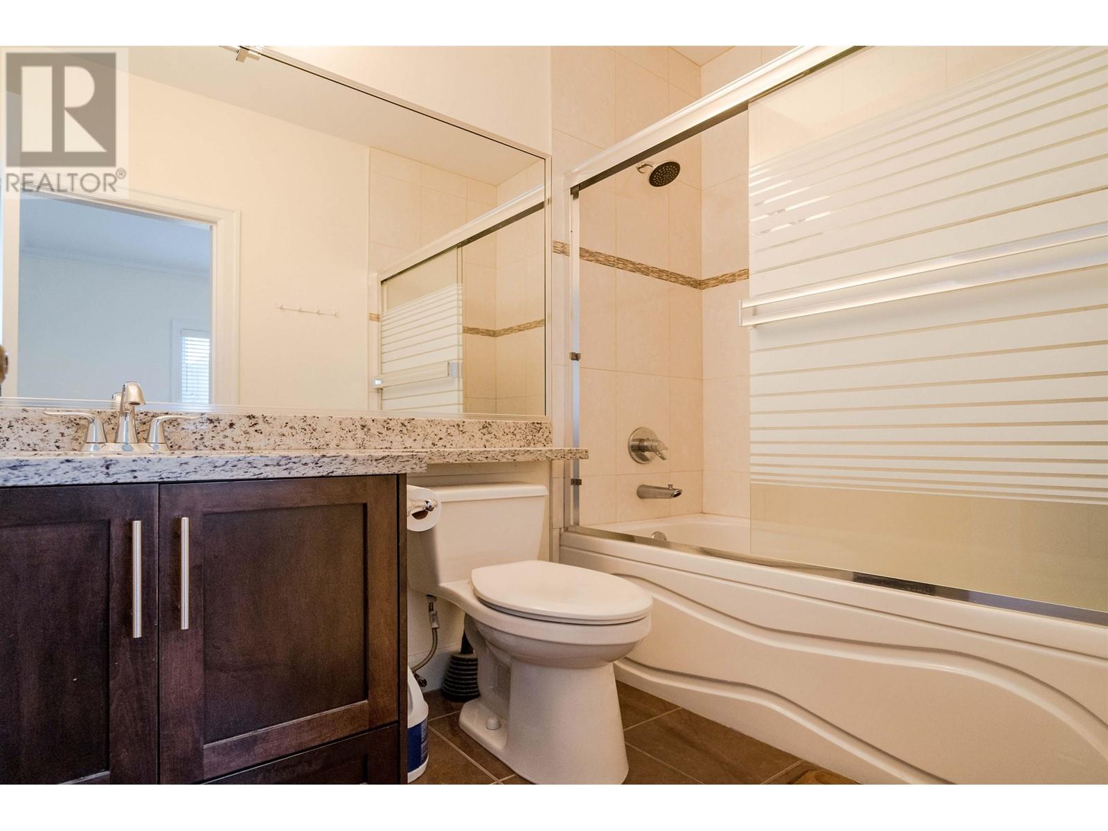 Listing Picture 12 of 30 : 5761 INVERNESS STREET, Vancouver / 溫哥華 - 魯藝地產 Yvonne Lu Group - MLS Medallion Club Member