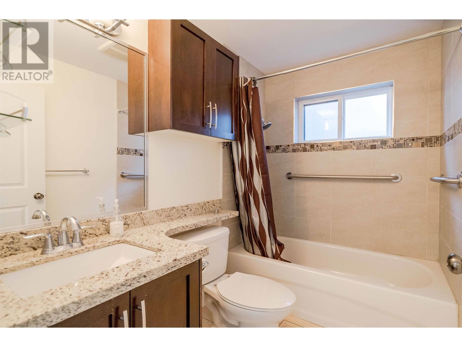 Listing Picture 24 of 30 : 5761 INVERNESS STREET, Vancouver / 溫哥華 - 魯藝地產 Yvonne Lu Group - MLS Medallion Club Member