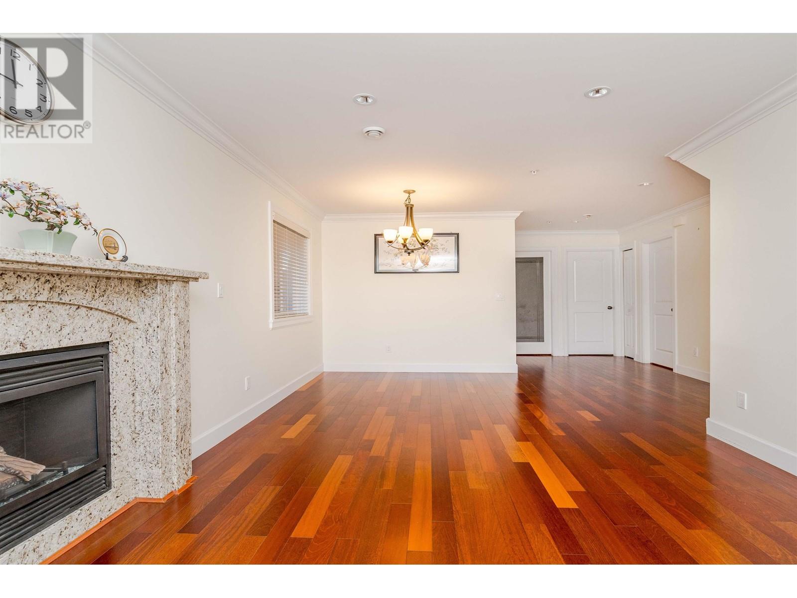 Listing Picture 17 of 30 : 5761 INVERNESS STREET, Vancouver / 溫哥華 - 魯藝地產 Yvonne Lu Group - MLS Medallion Club Member