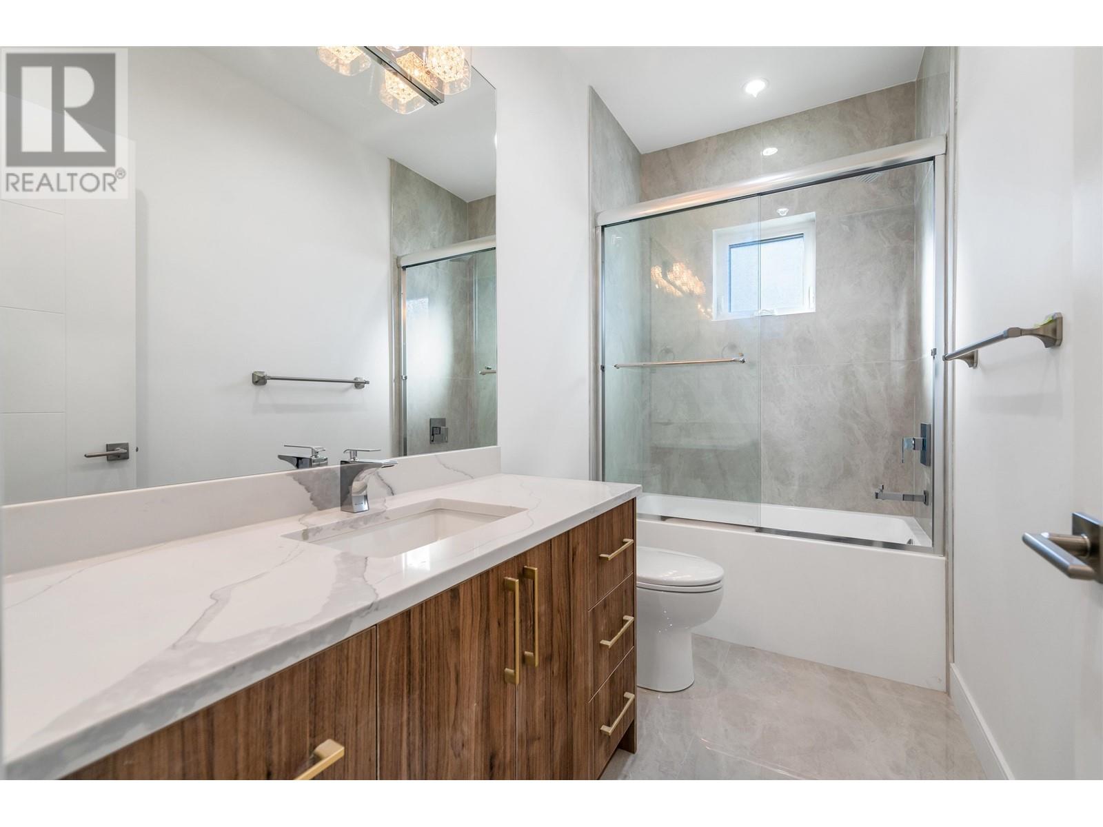 Listing Picture 26 of 32 : 9308 MCCUTCHEON PLACE, Richmond / 烈治文 - 魯藝地產 Yvonne Lu Group - MLS Medallion Club Member