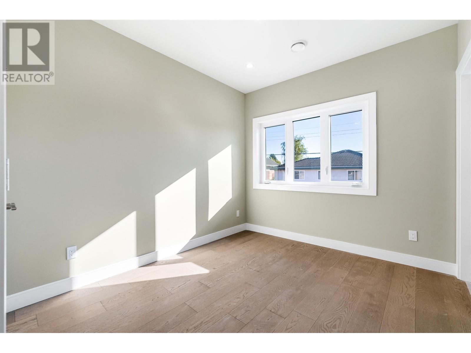 Listing Picture 31 of 32 : 9308 MCCUTCHEON PLACE, Richmond / 烈治文 - 魯藝地產 Yvonne Lu Group - MLS Medallion Club Member