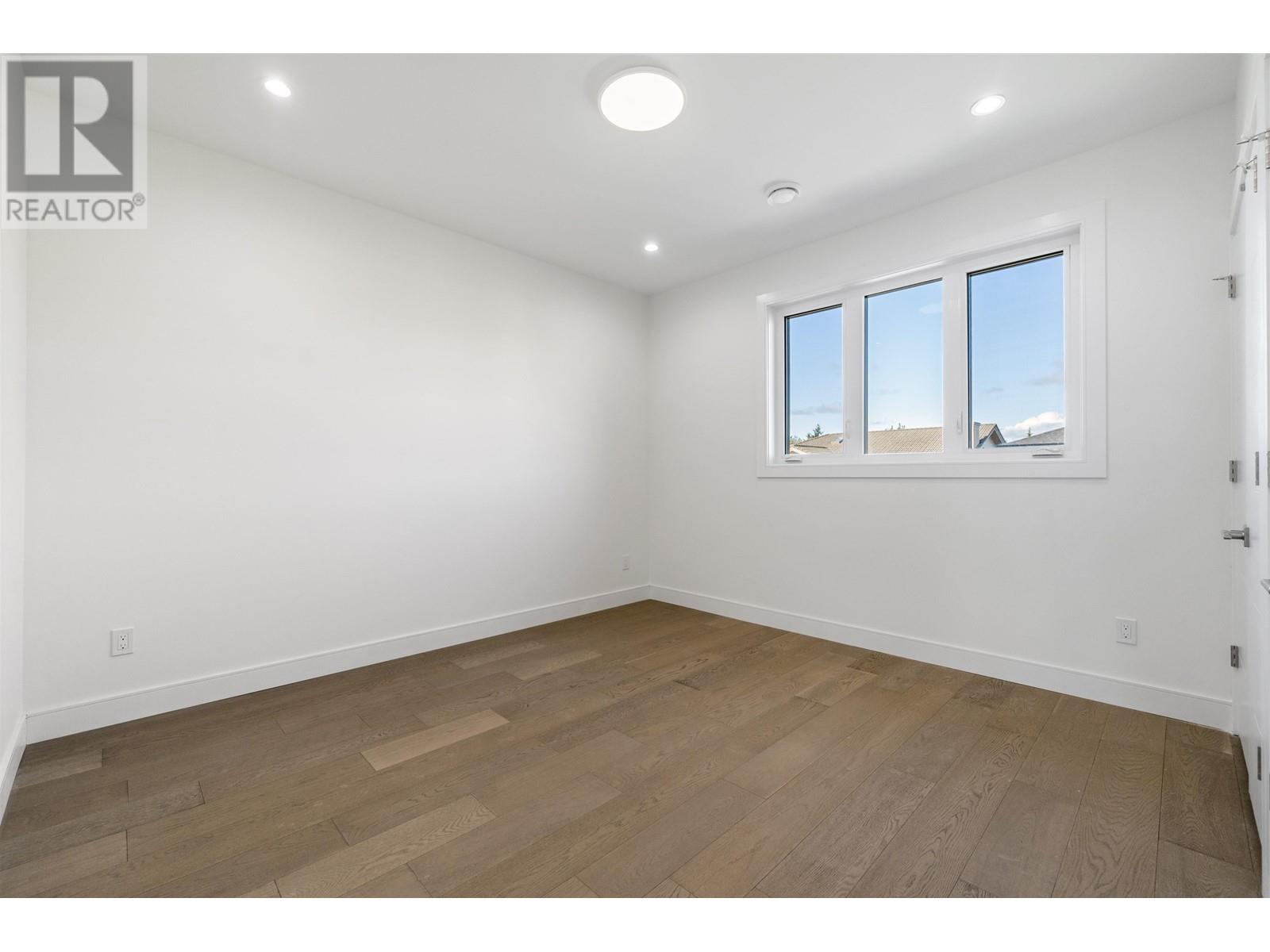 Listing Picture 25 of 32 : 9308 MCCUTCHEON PLACE, Richmond / 烈治文 - 魯藝地產 Yvonne Lu Group - MLS Medallion Club Member