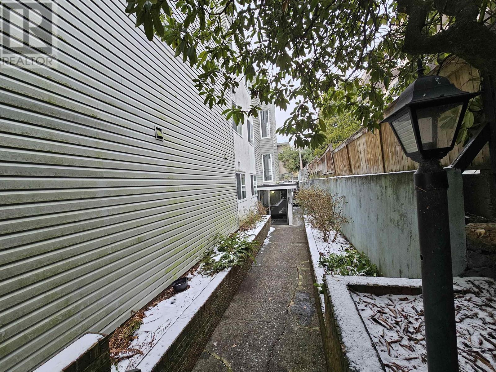 102 1015 ST. ANDREWS STREET, new westminster, British Columbia V3M1W4