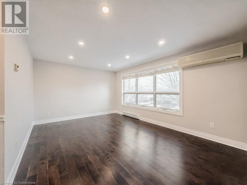 78 East 45th Street, Hamilton, Ontario  L8T 3J8 - Photo 4 - 40691165