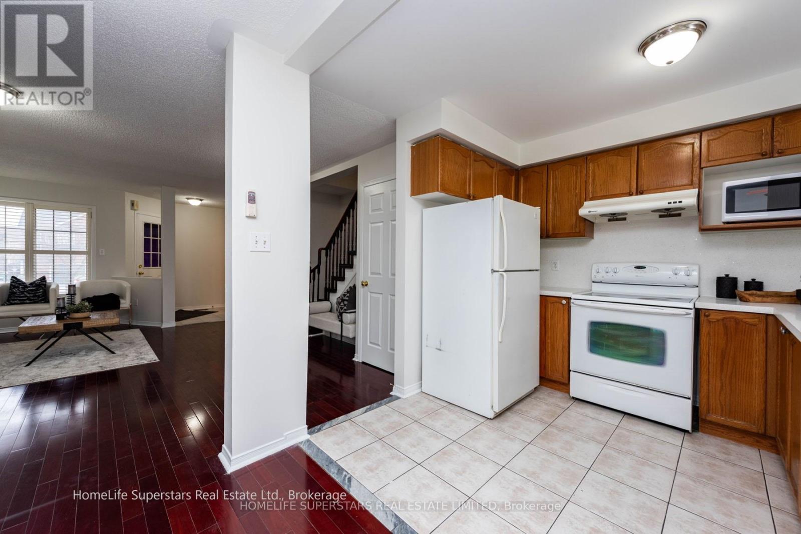 719 Stonebridge Avenue, Mississauga, Ontario  L5V 2K9 - Photo 18 - W11941109