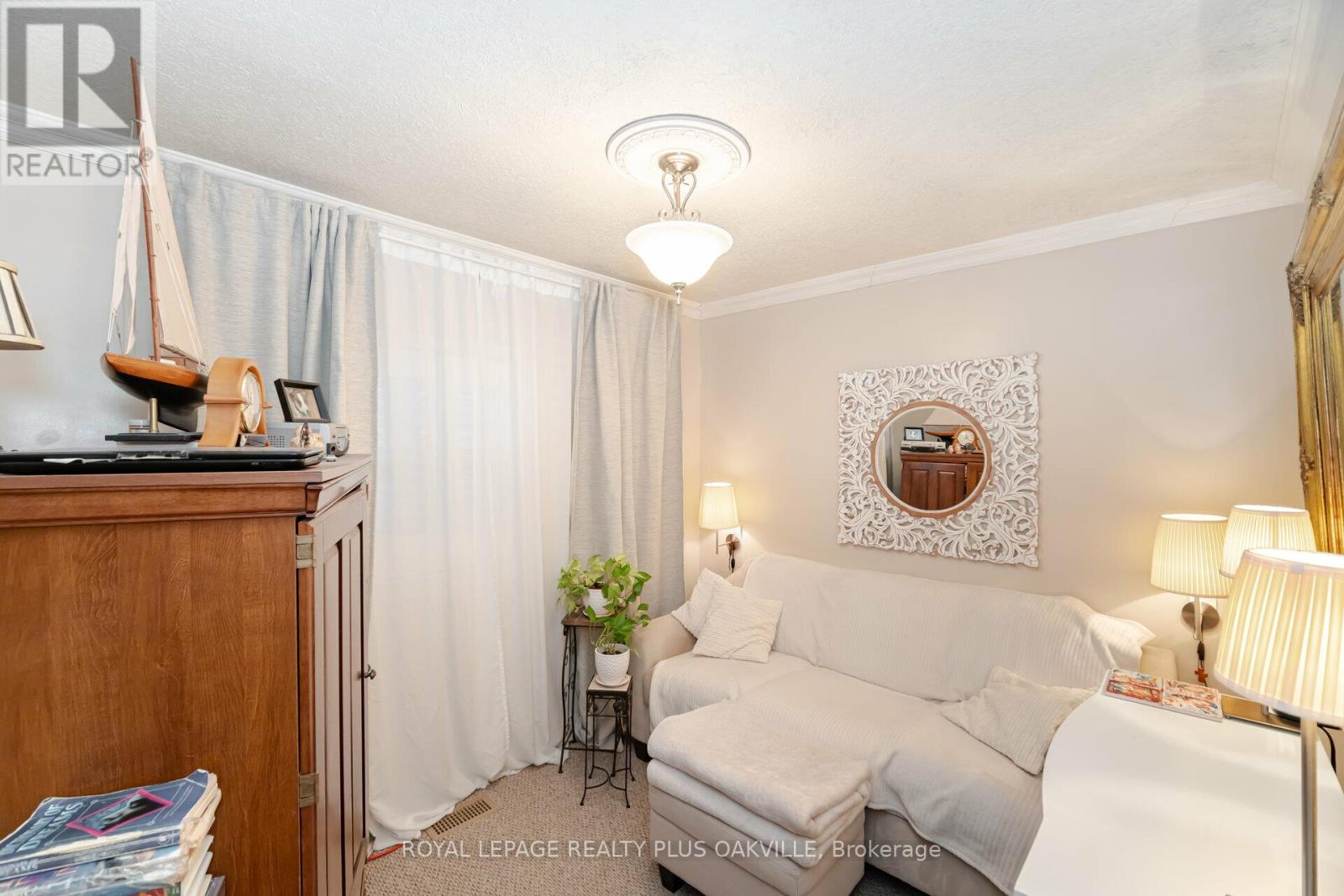 1059 Westmount Avenue, Mississauga, Ontario  L5E 1X5 - Photo 15 - W11941123