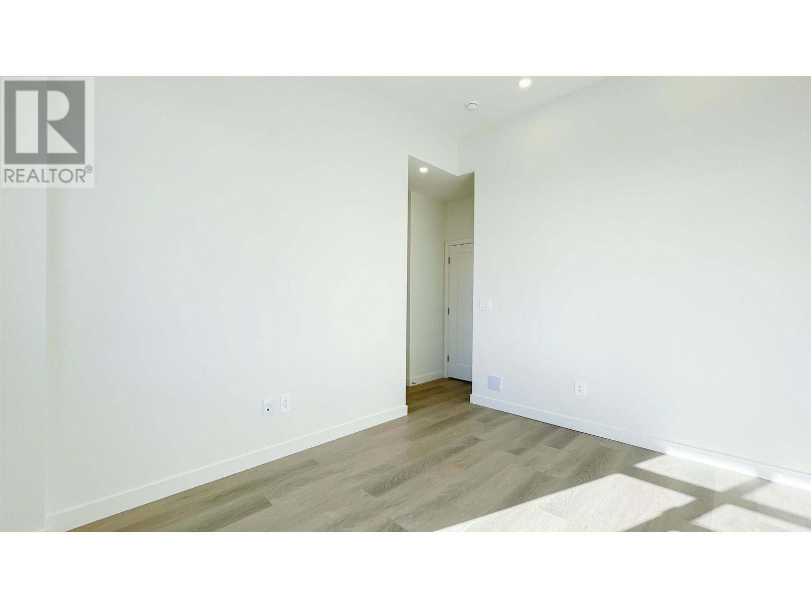 Listing Picture 19 of 30 : 25 7580 NO 1 ROAD, Richmond / 烈治文 - 魯藝地產 Yvonne Lu Group - MLS Medallion Club Member
