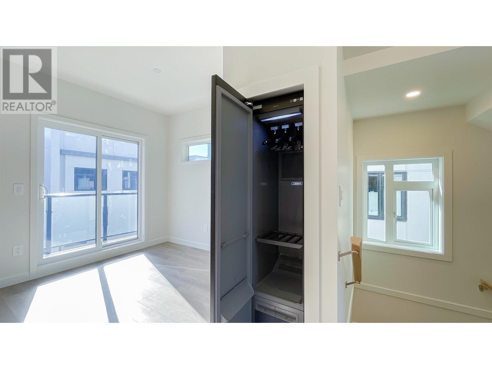 Listing Picture 12 of 30 : 25 7580 NO 1 ROAD, Richmond / 烈治文 - 魯藝地產 Yvonne Lu Group - MLS Medallion Club Member