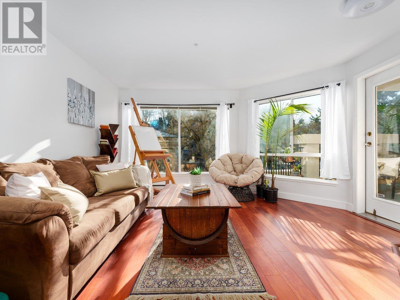 Listing Picture 2 of 22 : 212 1869 SPYGLASS PLACE, Vancouver / 溫哥華 - 魯藝地產 Yvonne Lu Group - MLS Medallion Club Member