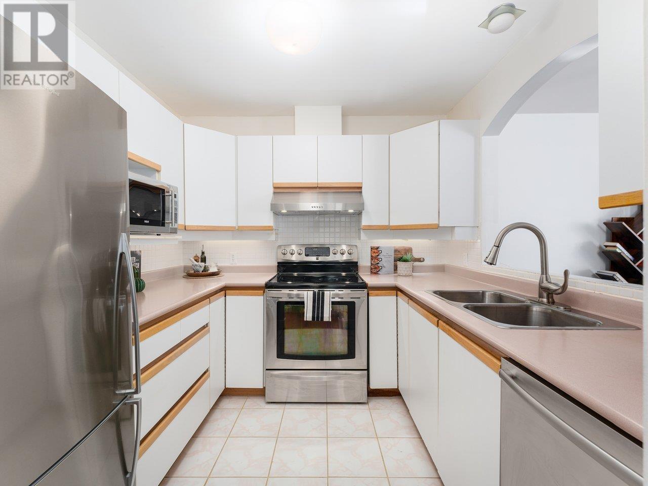 Listing Picture 10 of 22 : 212 1869 SPYGLASS PLACE, Vancouver / 溫哥華 - 魯藝地產 Yvonne Lu Group - MLS Medallion Club Member