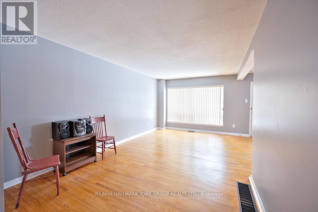 28 Bison Drive, Toronto, Ontario  M2R 2Y2 - Photo 10 - C11941179