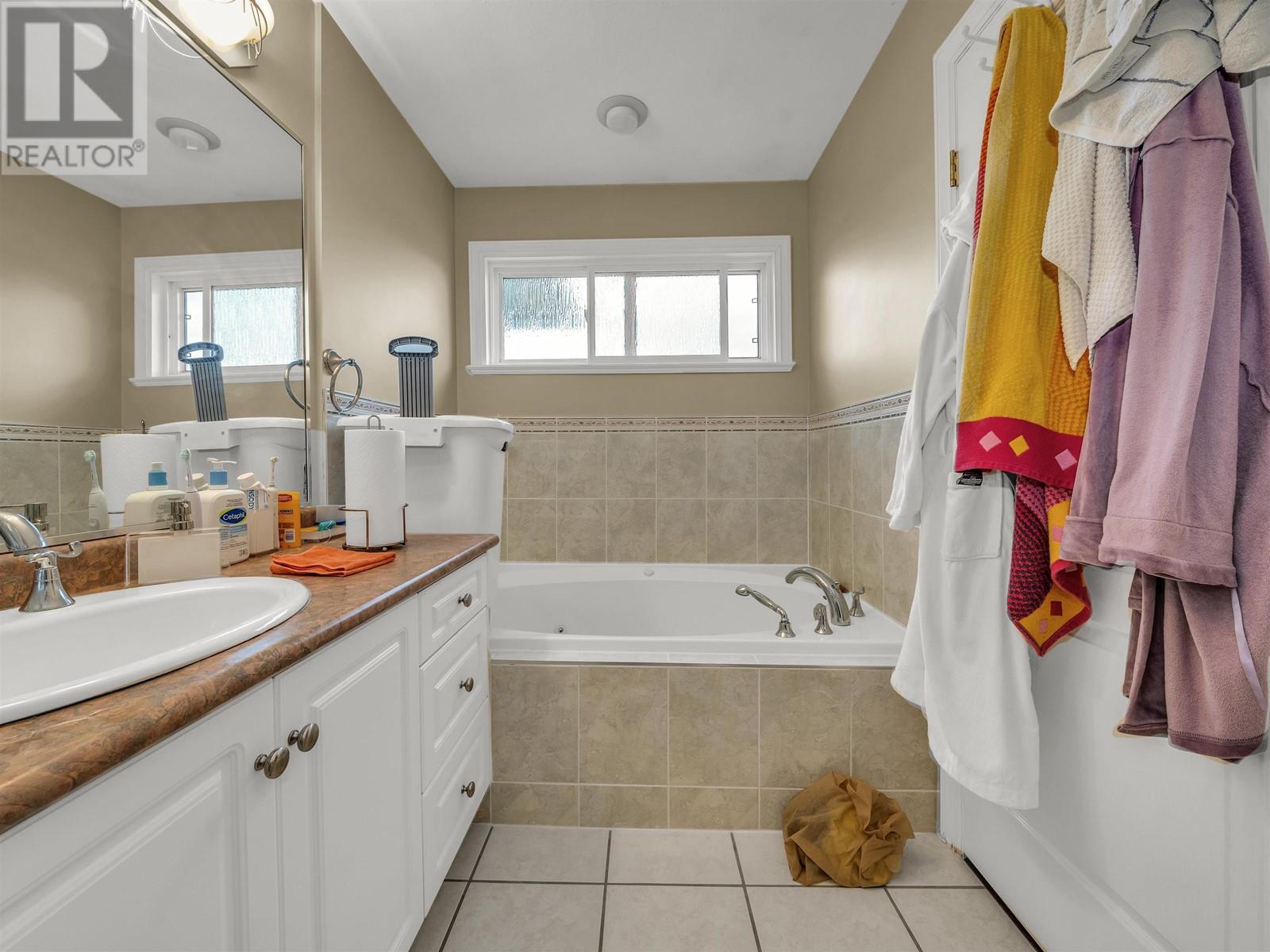 1239 Salter Street, New Westminster, British Columbia  V3M 6W9 - Photo 13 - R2960138